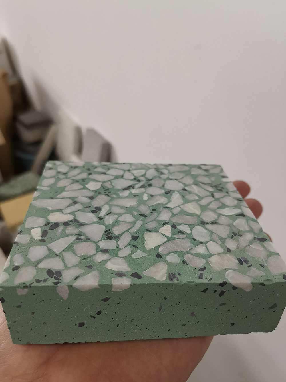 廣州花都選透水磚找華堅實力廠家_高品質_大量現(xiàn)貨